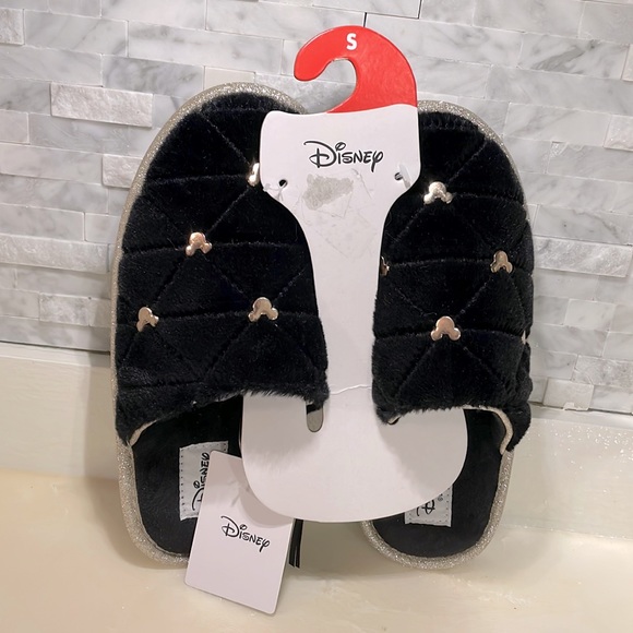 🆕Disney Mickey Mouse Quilted Black/Gold Glitter Slippers & Metallic Icon Charms - Picture 1 of 11